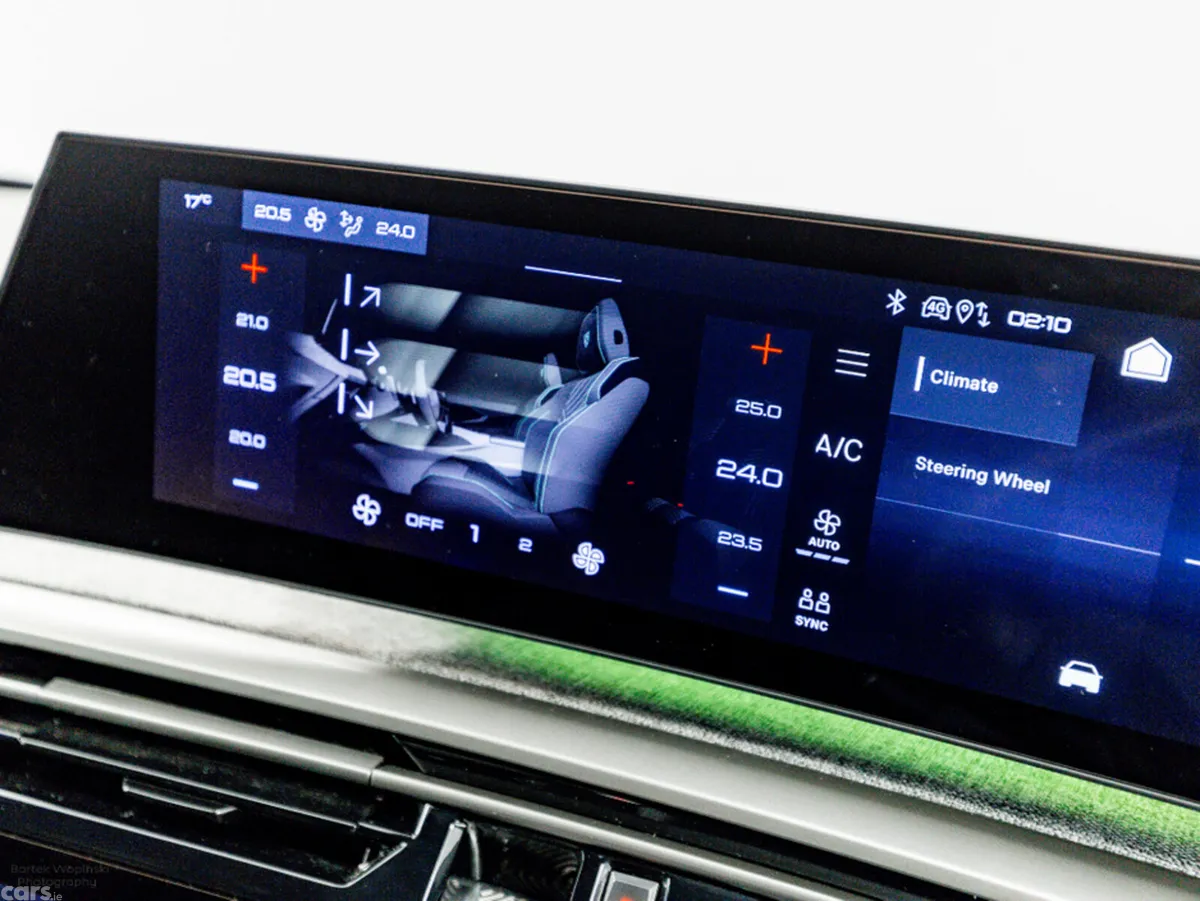 Peugeot 3008 SUV, Petrol Hybrid, 2024, Grey