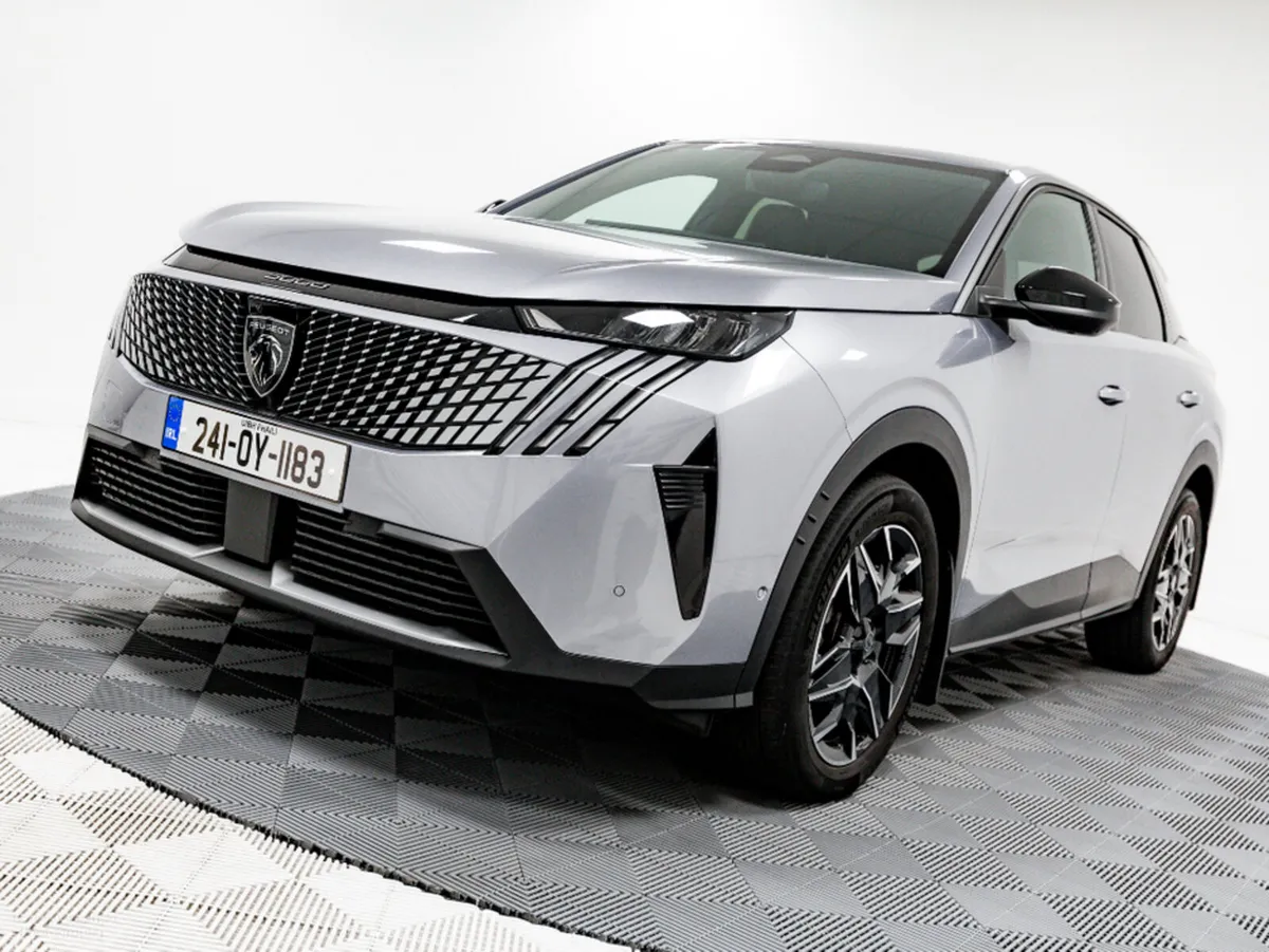 Peugeot 3008 SUV, Petrol Hybrid, 2024, Grey