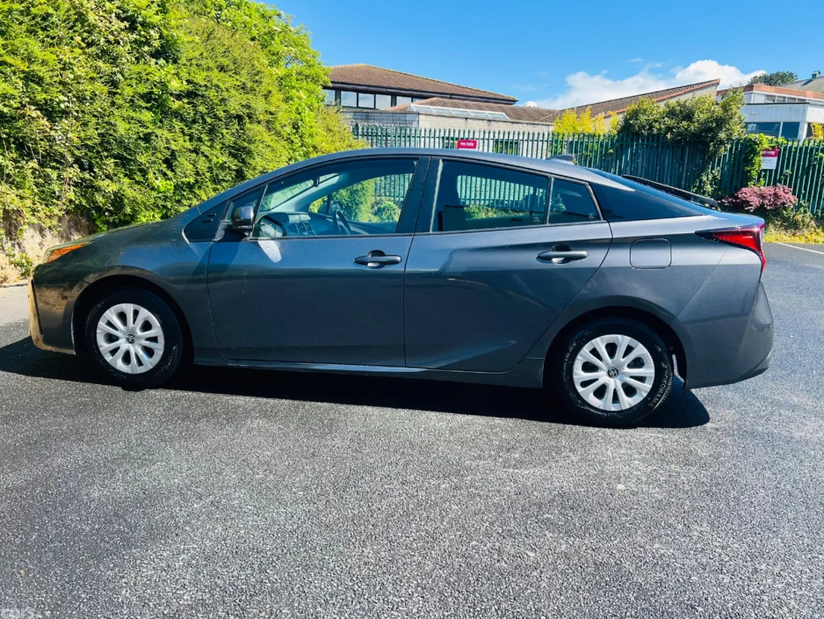 Toyota Prius Hatchback, Petrol Hybrid, 2022, Grey