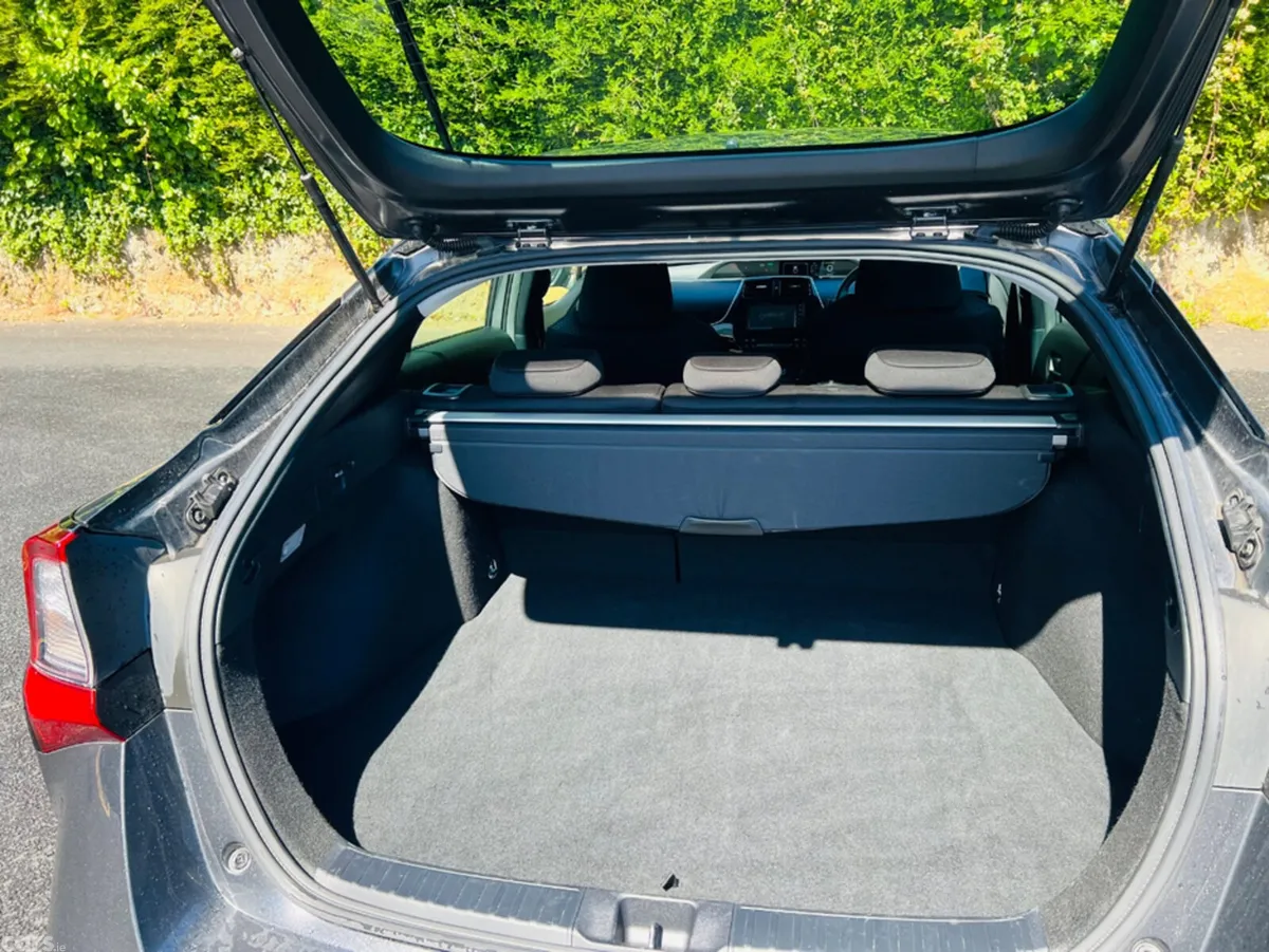 Toyota Prius Hatchback, Petrol Hybrid, 2022, Grey