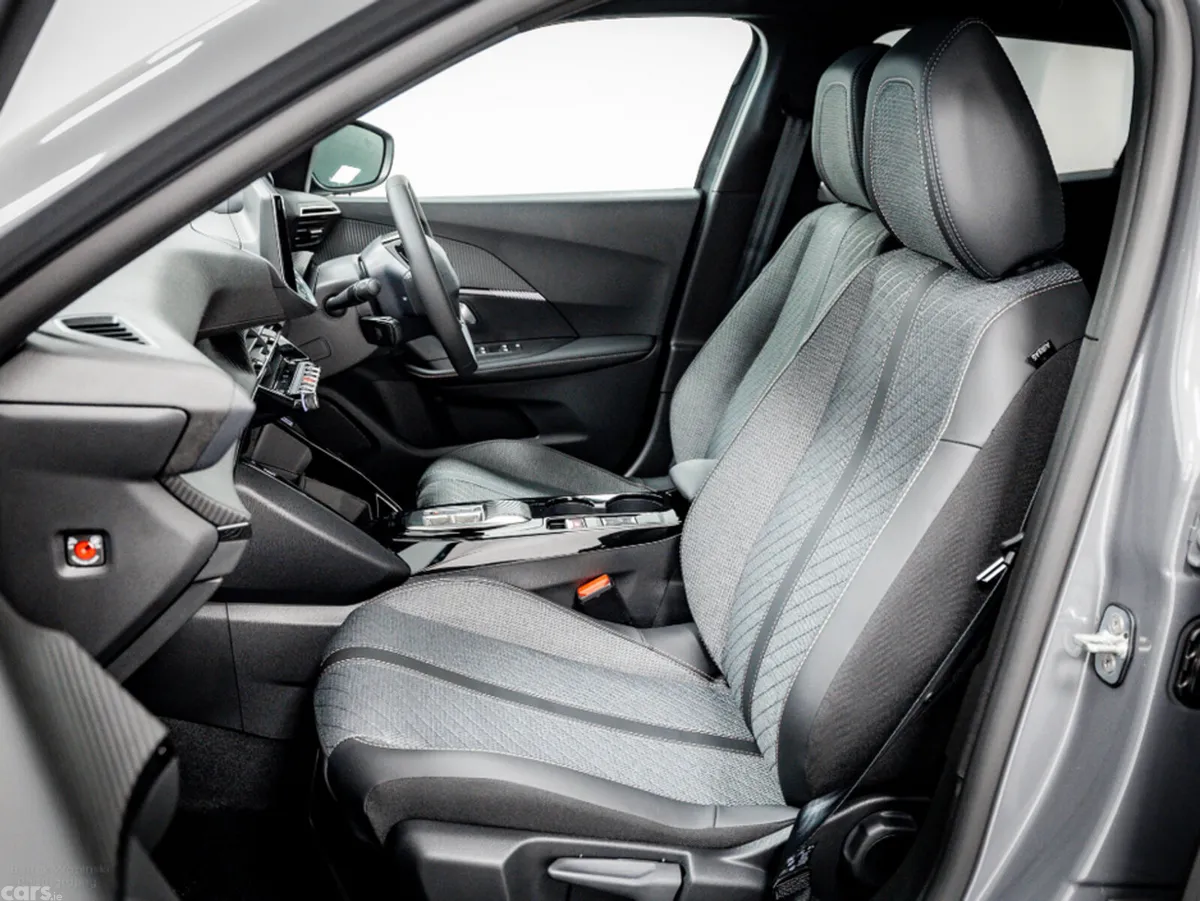 Peugeot 2008 SUV, Electric, 2026, Grey