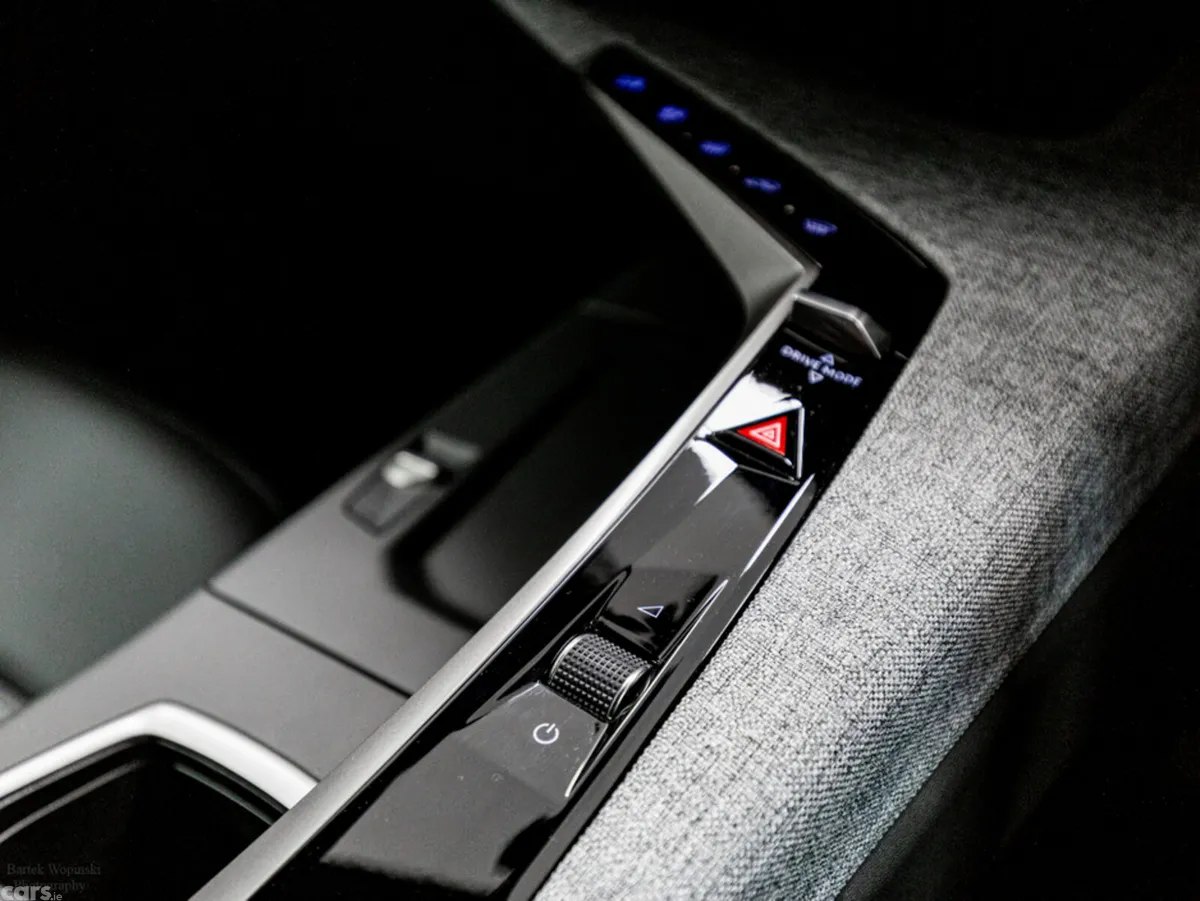 Peugeot 5008 SUV, Electric, 2026, Blue