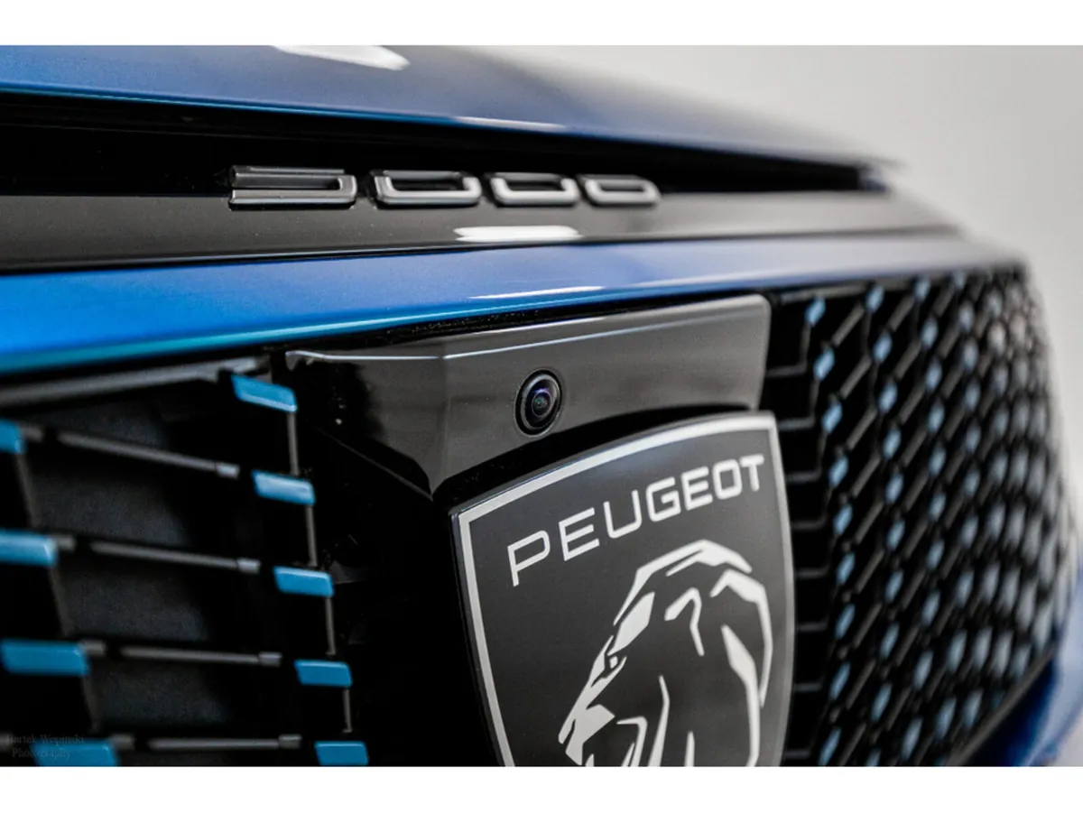 Peugeot 5008 SUV, Electric, 2026, Blue