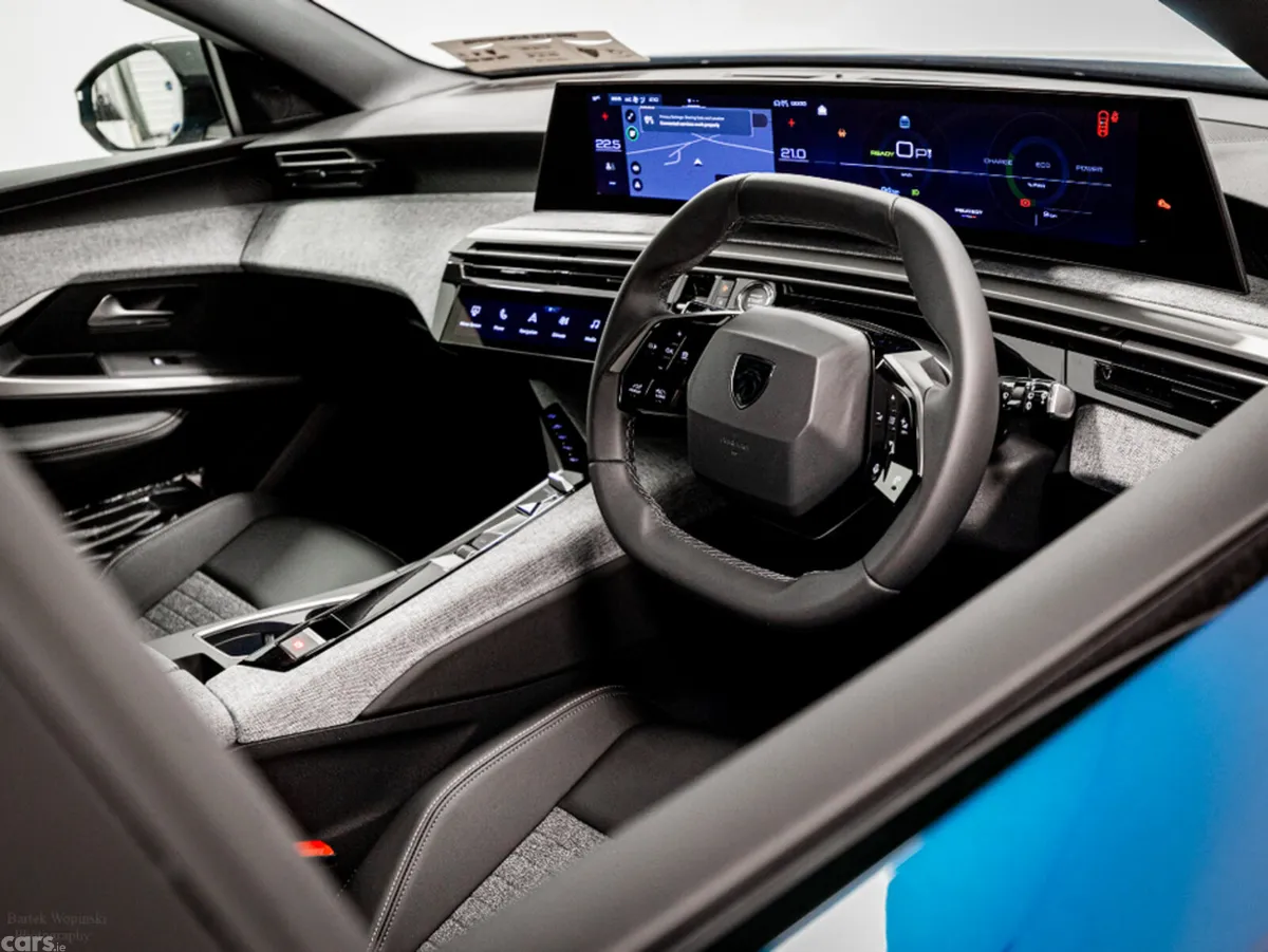 Peugeot 5008 SUV, Electric, 2026, Blue