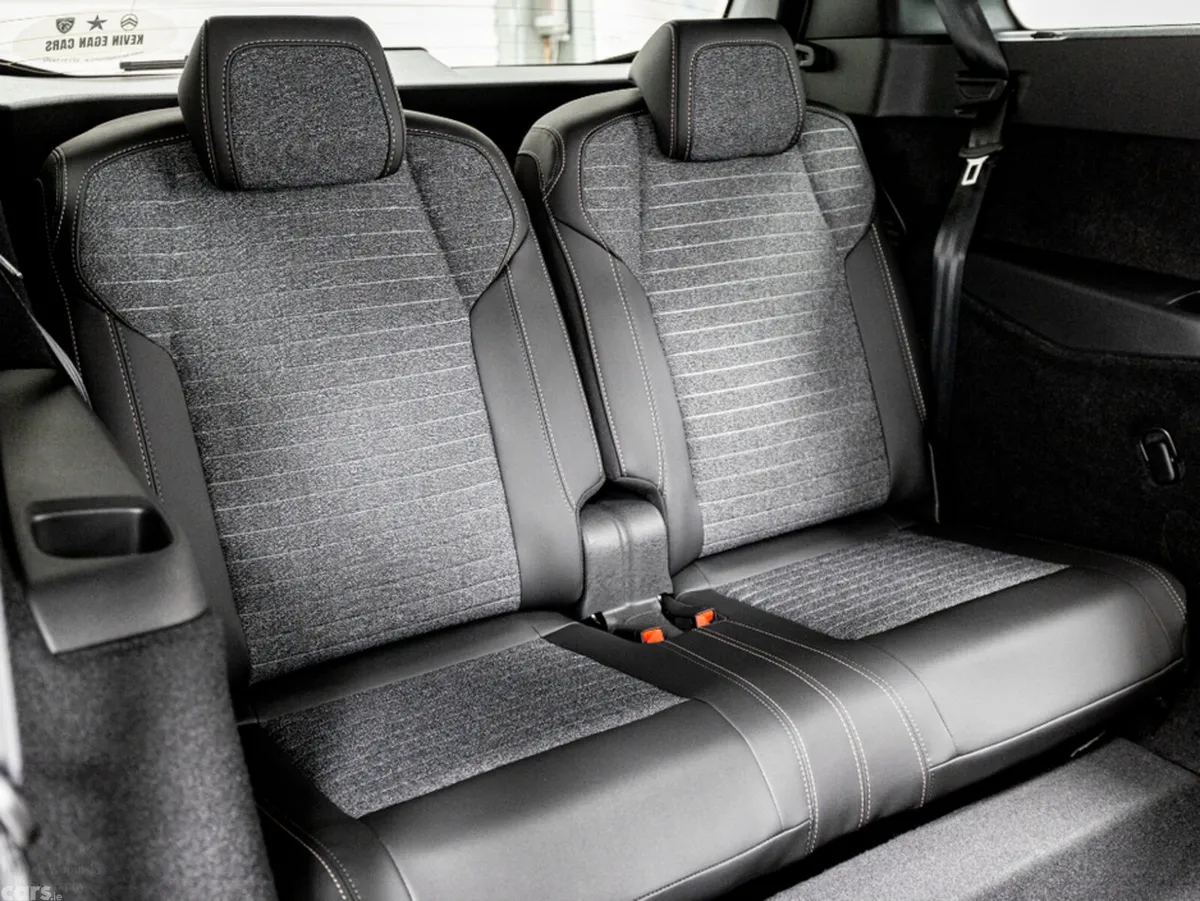 Peugeot 5008 SUV, Electric, 2026, Blue