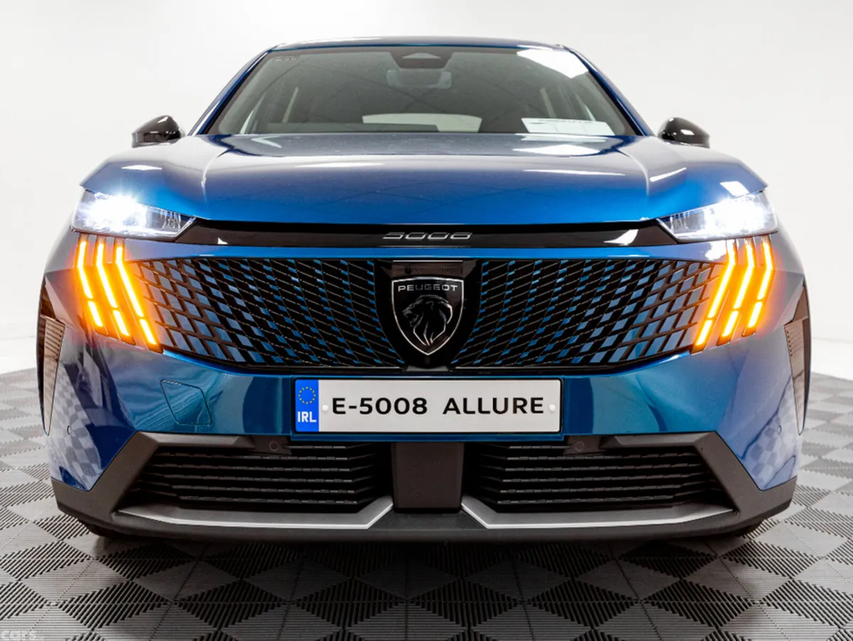 Peugeot 5008 SUV, Electric, 2026, Blue
