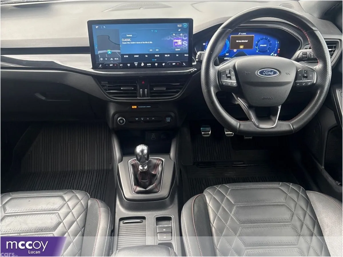 Ford Focus Hatchback, Petrol, 2022, Black