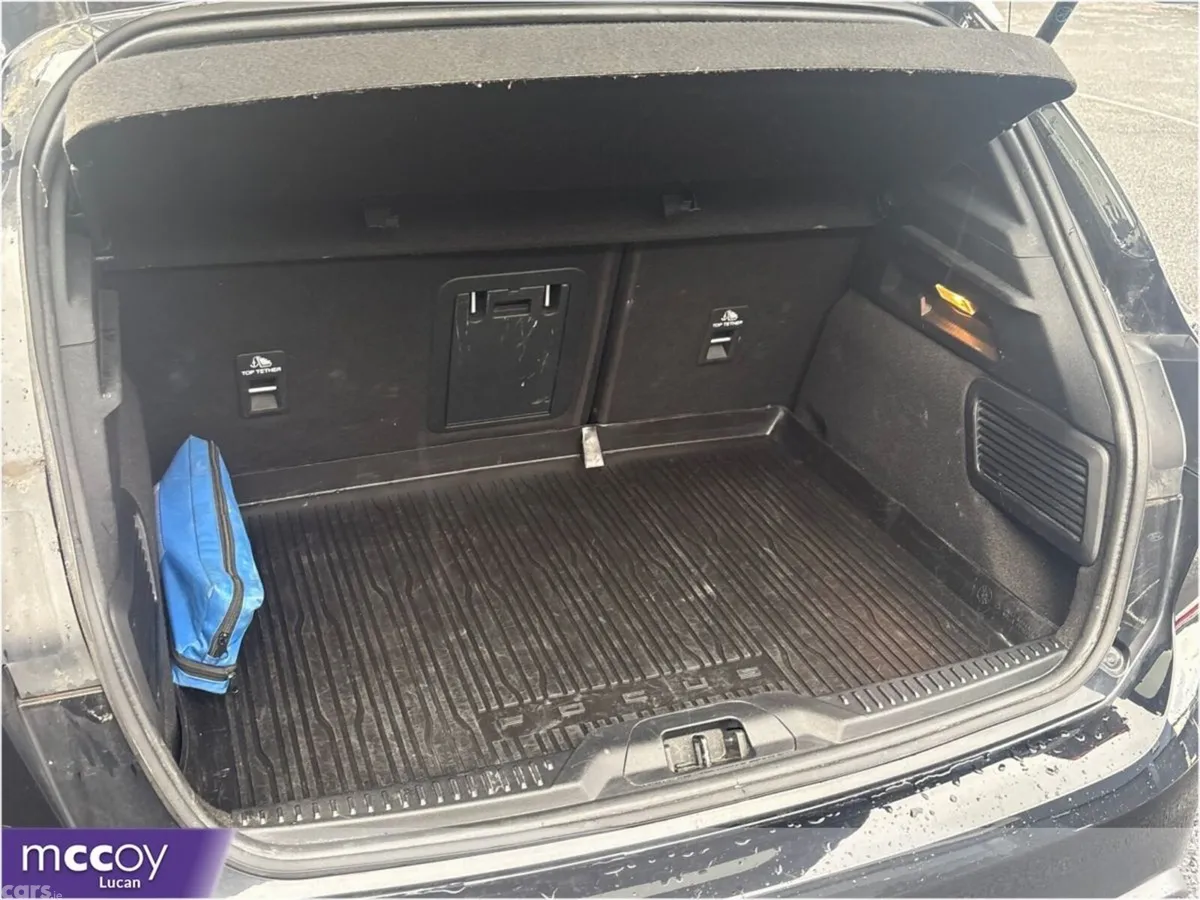 Ford Focus Hatchback, Petrol, 2022, Black