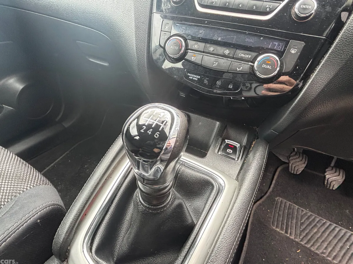 Nissan Qashqai Hatchback, Diesel, 2015, Blue