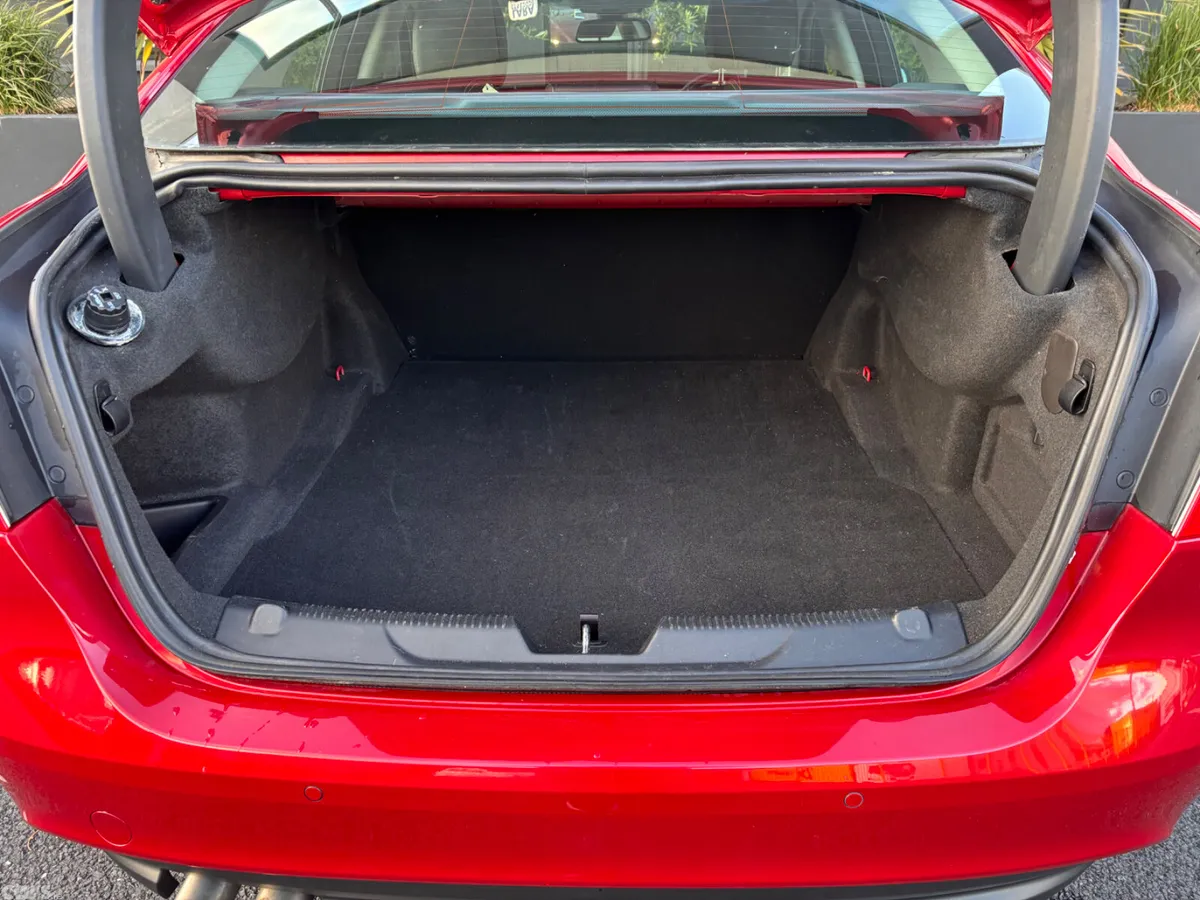 Jaguar XE Saloon, Diesel, 2016, Red