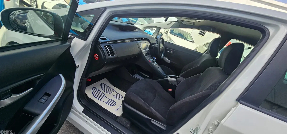 Toyota Prius Hatchback, Petrol Hybrid, 2014, White