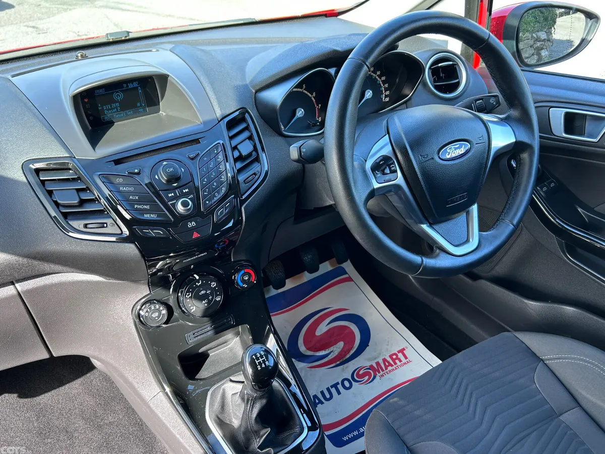 Ford Fiesta Hatchback, Petrol, 2014, Red