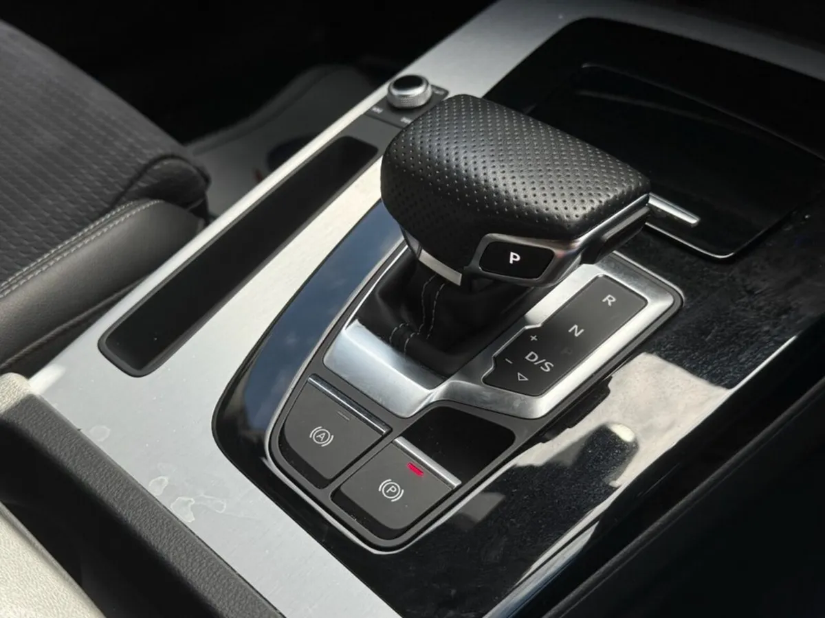 Audi Q5 SUV, Diesel Hybrid, 2023, Black