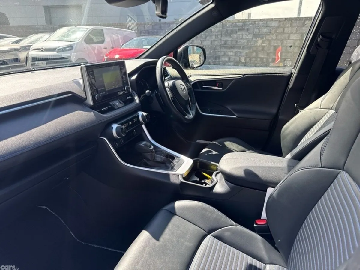 Toyota RAV4 SUV, Petrol Hybrid, 2022, Blue