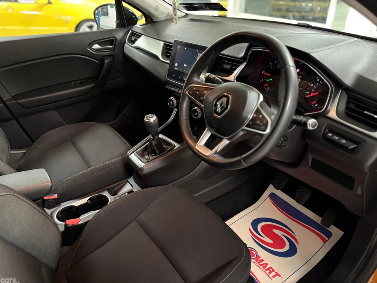 Renault Captur Hatchback, Diesel, 2021, Orange