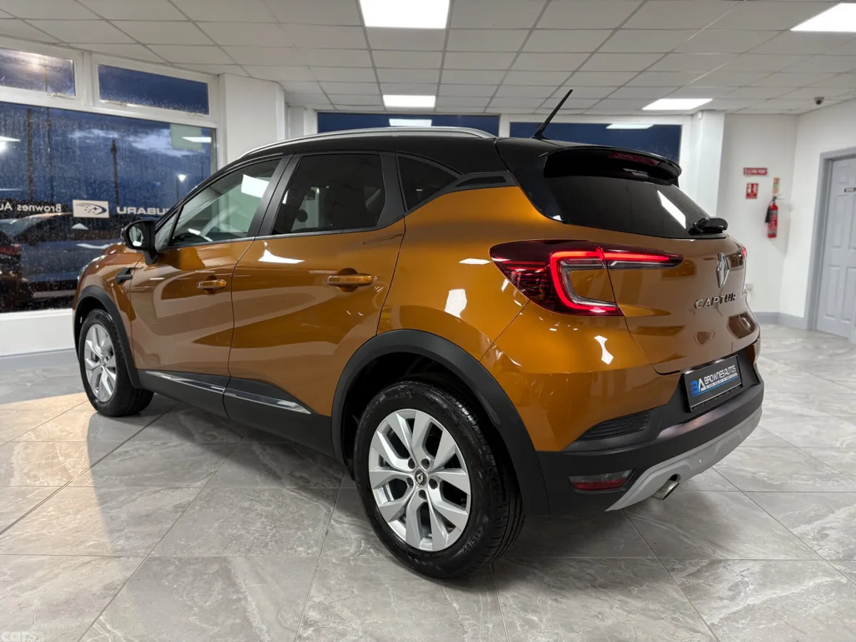 Renault Captur Hatchback, Diesel, 2021, Orange