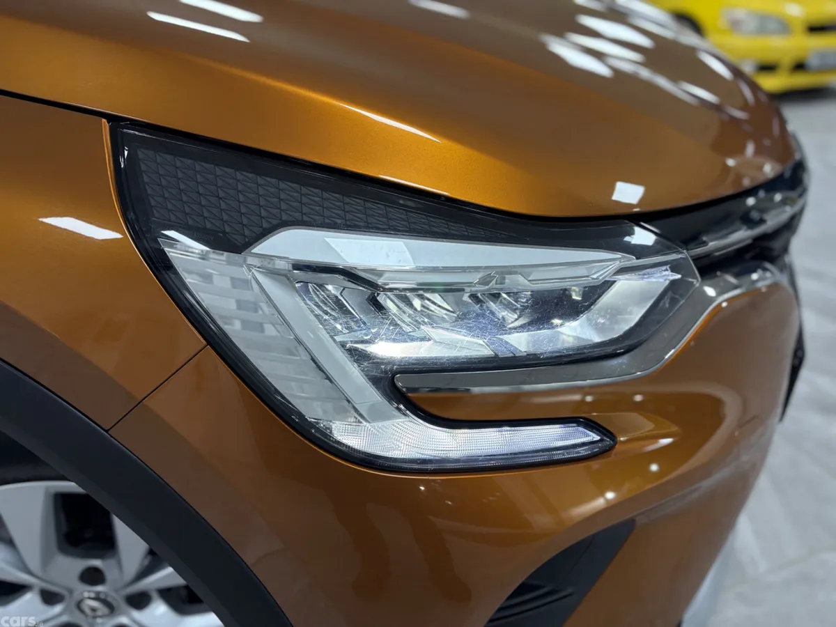 Renault Captur Hatchback, Diesel, 2021, Orange