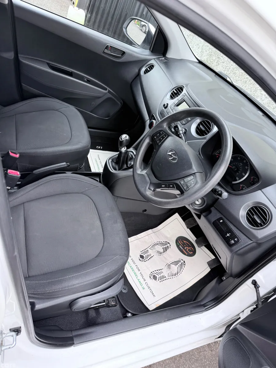 Hyundai i10 Hatchback, Petrol, 2017, White