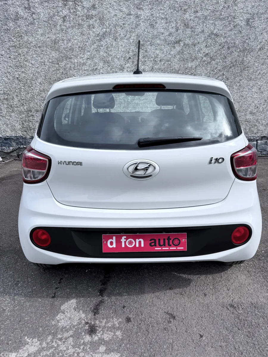 Hyundai i10 Hatchback, Petrol, 2017, White