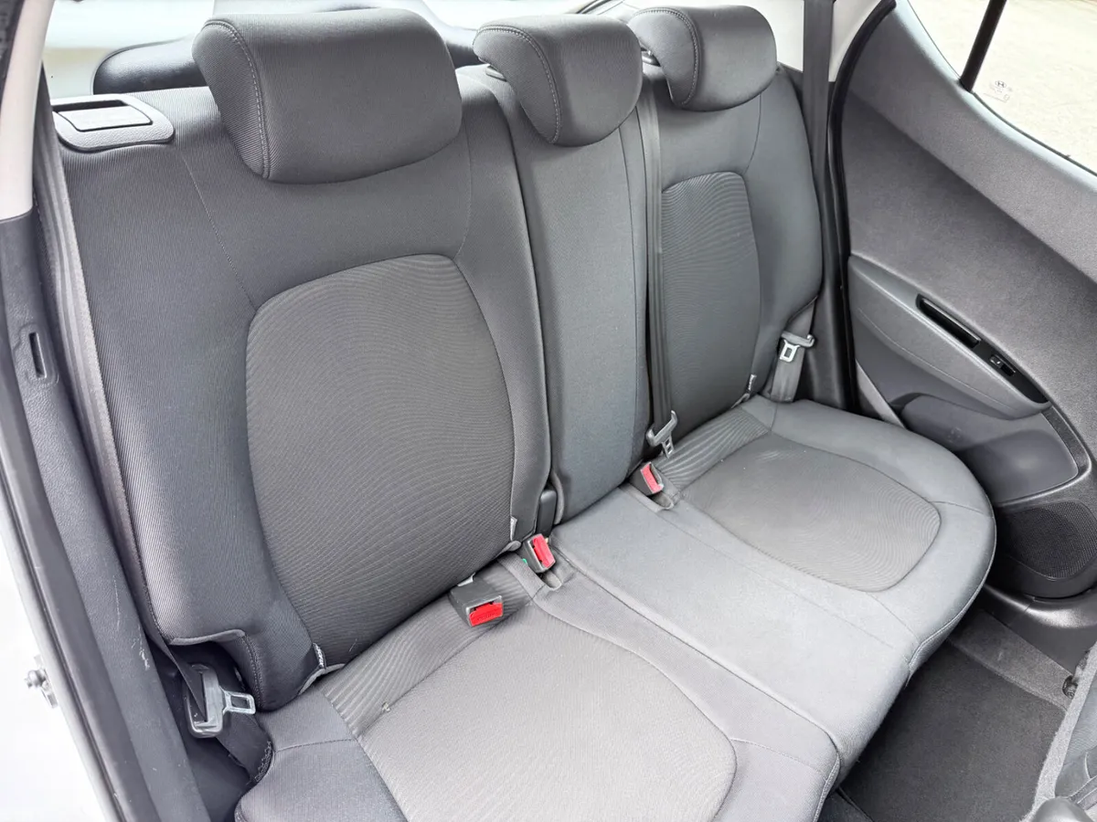 Hyundai i10 Hatchback, Petrol, 2017, White