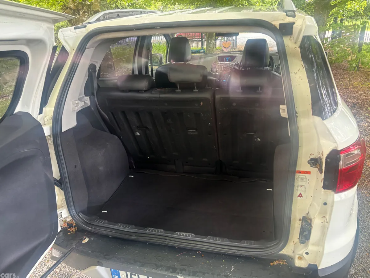 Ford EcoSport SUV, Petrol, 2015, White