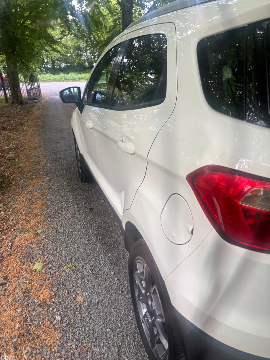 Ford EcoSport SUV, Petrol, 2015, White