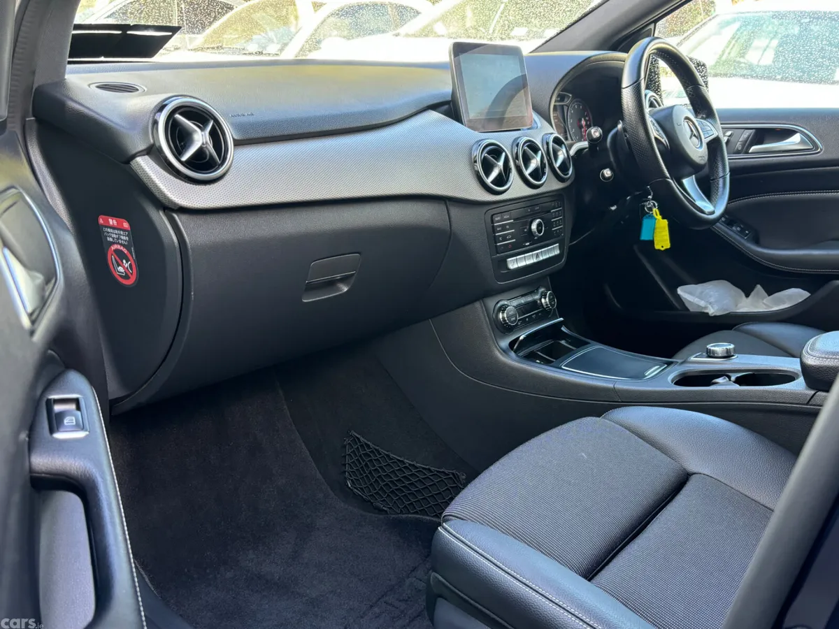 Mercedes-Benz B-Class MPV, Petrol, 2017, Blue