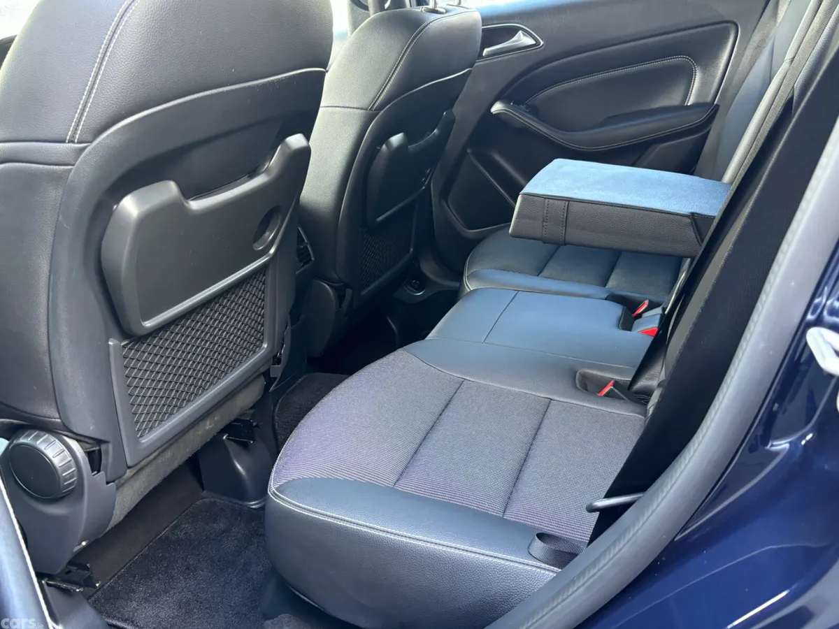 Mercedes-Benz B-Class MPV, Petrol, 2017, Blue