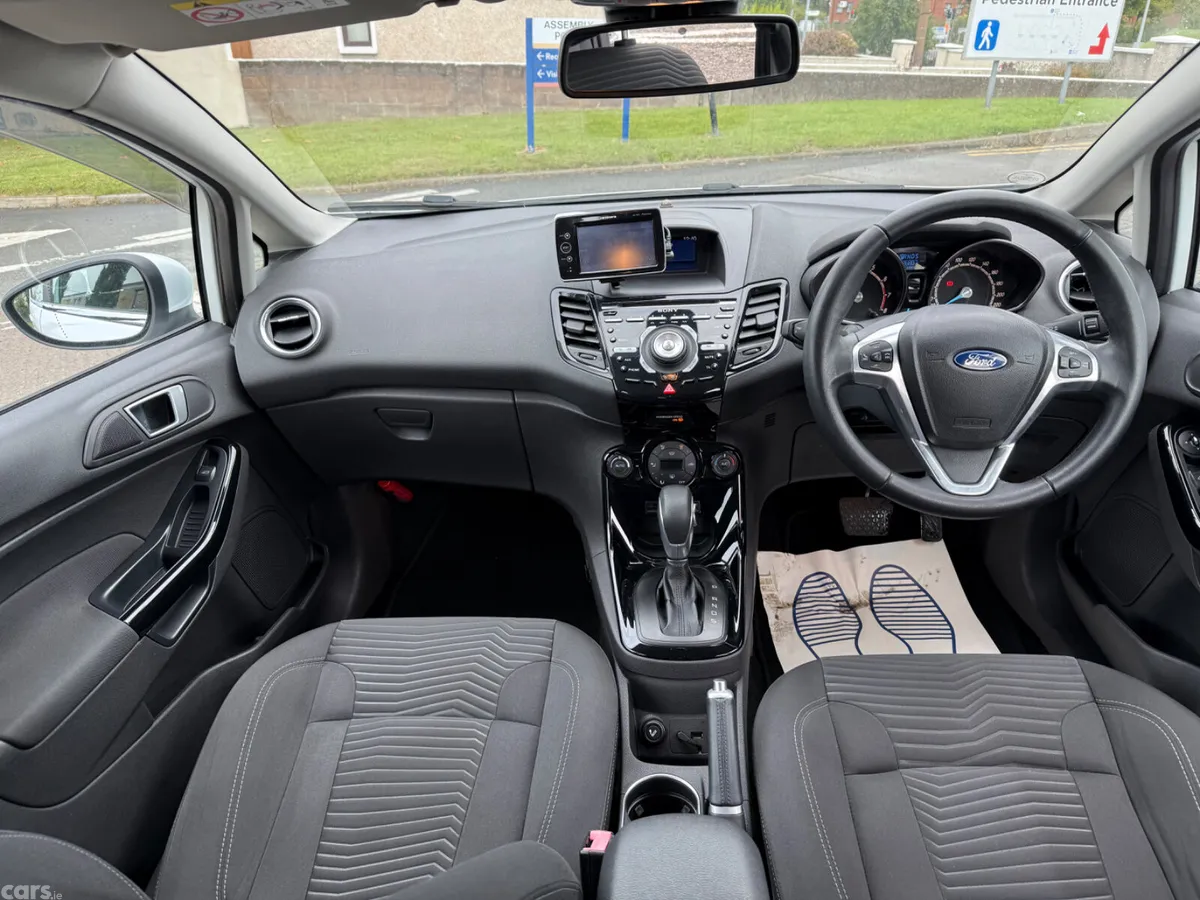 Ford Fiesta Hatchback, Petrol, 2014, White