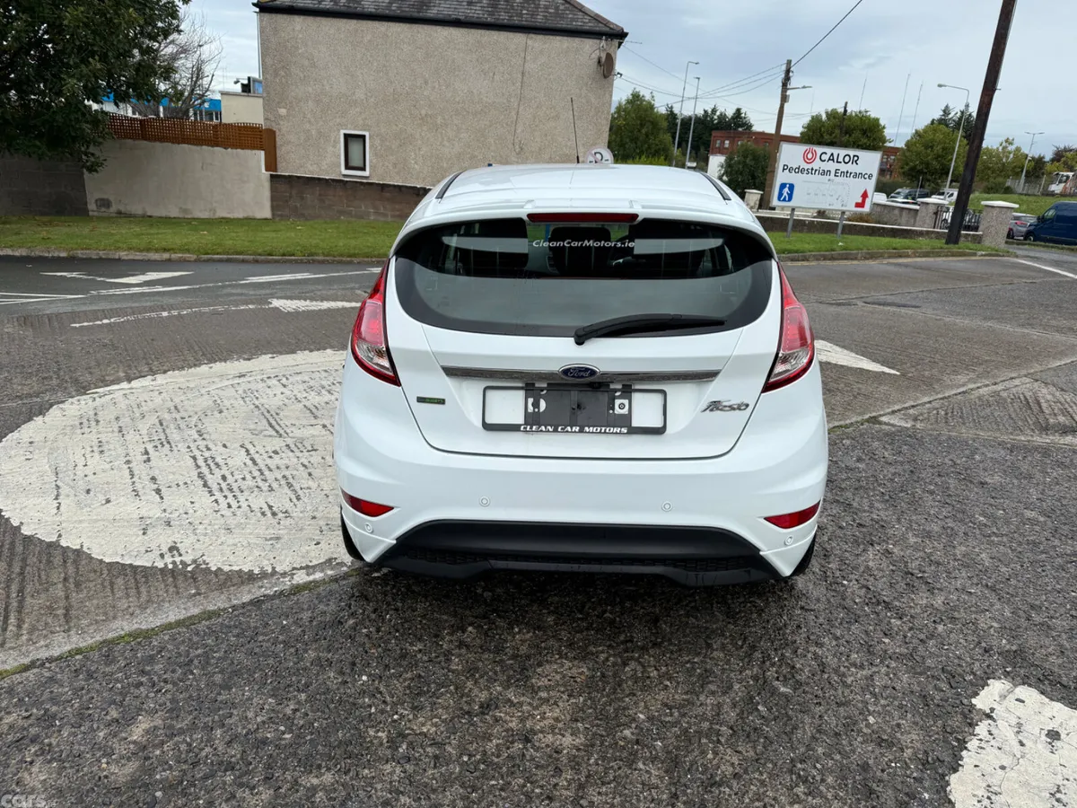 Ford Fiesta Hatchback, Petrol, 2014, White