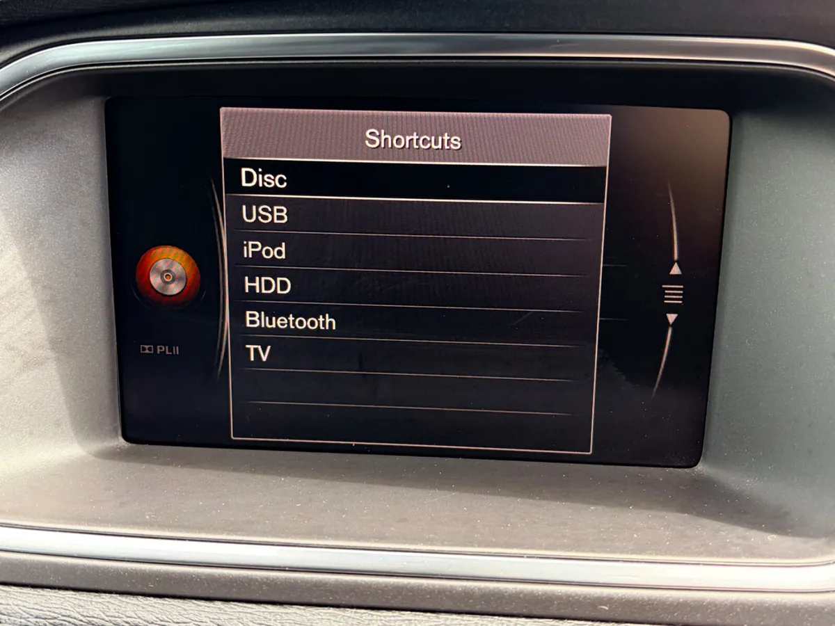 Volvo V40 Hatchback, Petrol, 2018, Black
