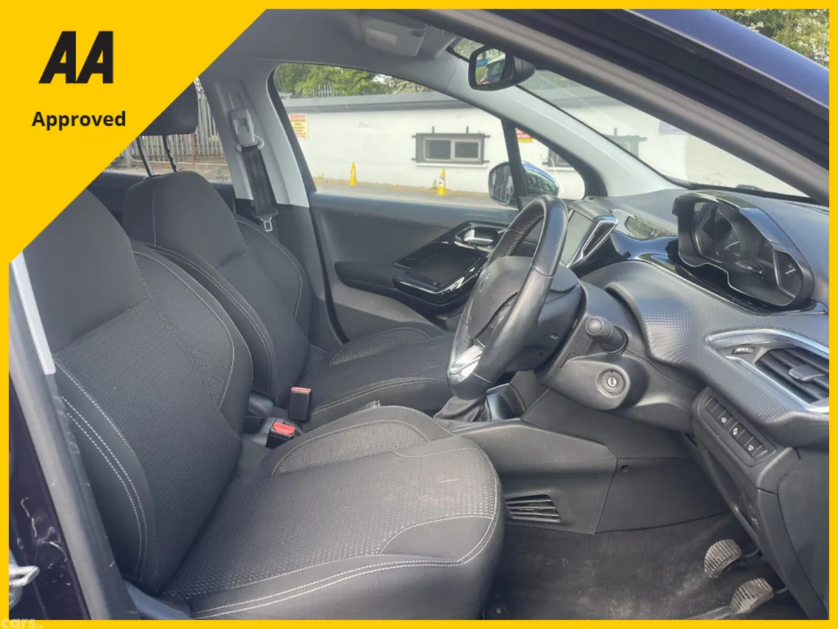 Peugeot 208 Hatchback, Petrol, 2019, Blue
