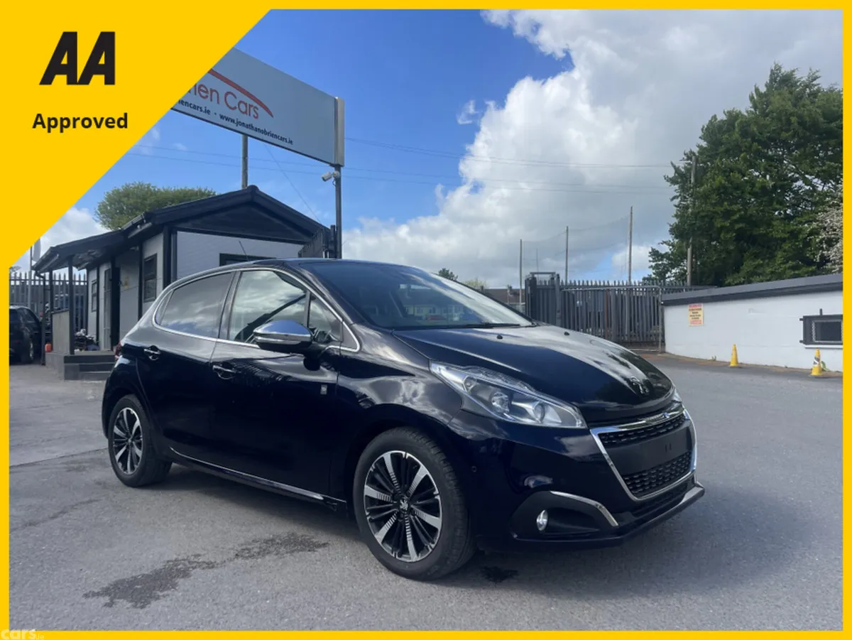 Peugeot 208 Hatchback, Petrol, 2019, Blue