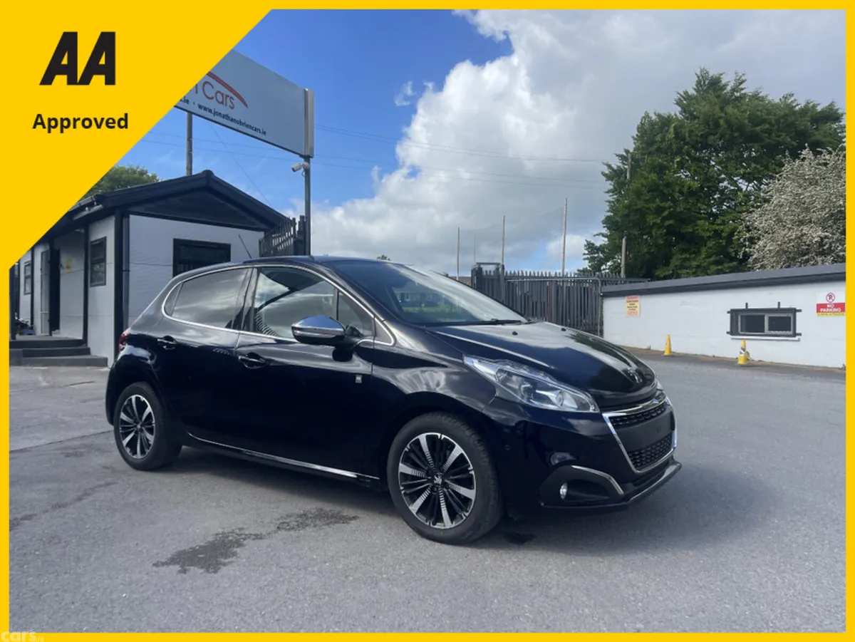Peugeot 208 Hatchback, Petrol, 2019, Blue