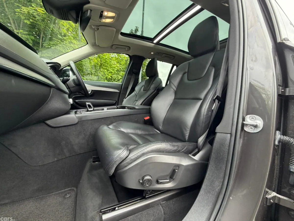 Volvo XC90 Estate, Petrol Plug-in Hybrid, 2023, Grey