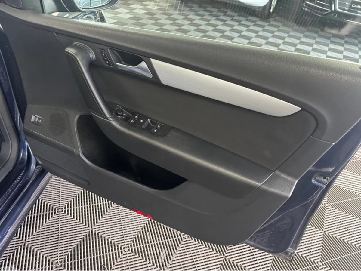 Volkswagen Passat Estate, Petrol, 2015, Black