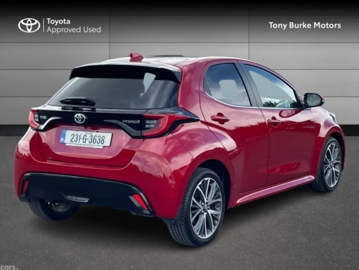 Toyota Yaris Hatchback, Petrol Hybrid, 2023, Red