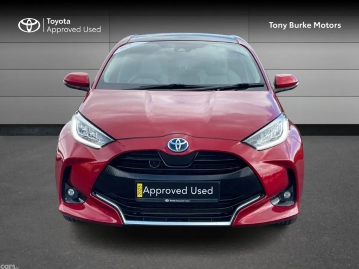 Toyota Yaris Hatchback, Petrol Hybrid, 2023, Red