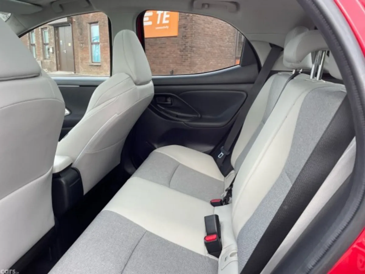 Toyota Yaris Hatchback, Petrol Hybrid, 2023, Red