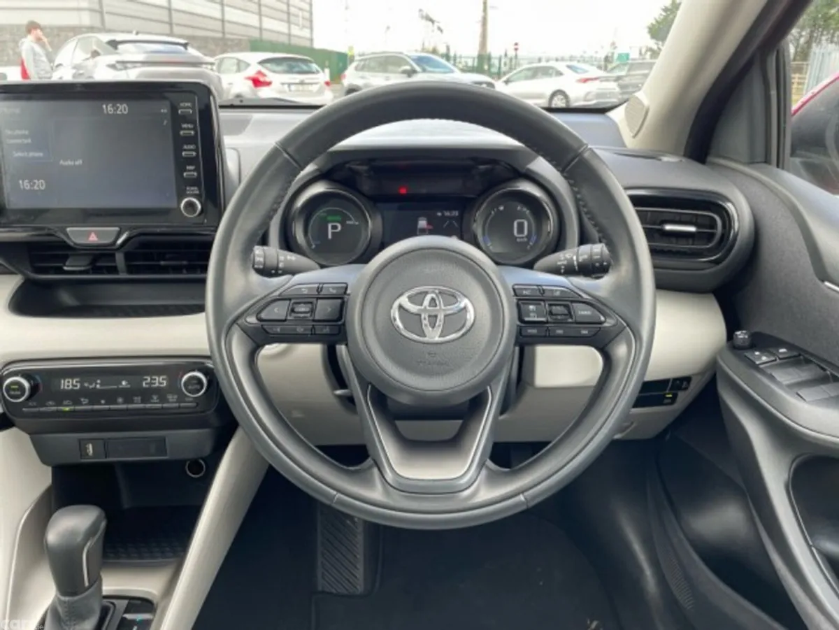 Toyota Yaris Hatchback, Petrol Hybrid, 2023, Red