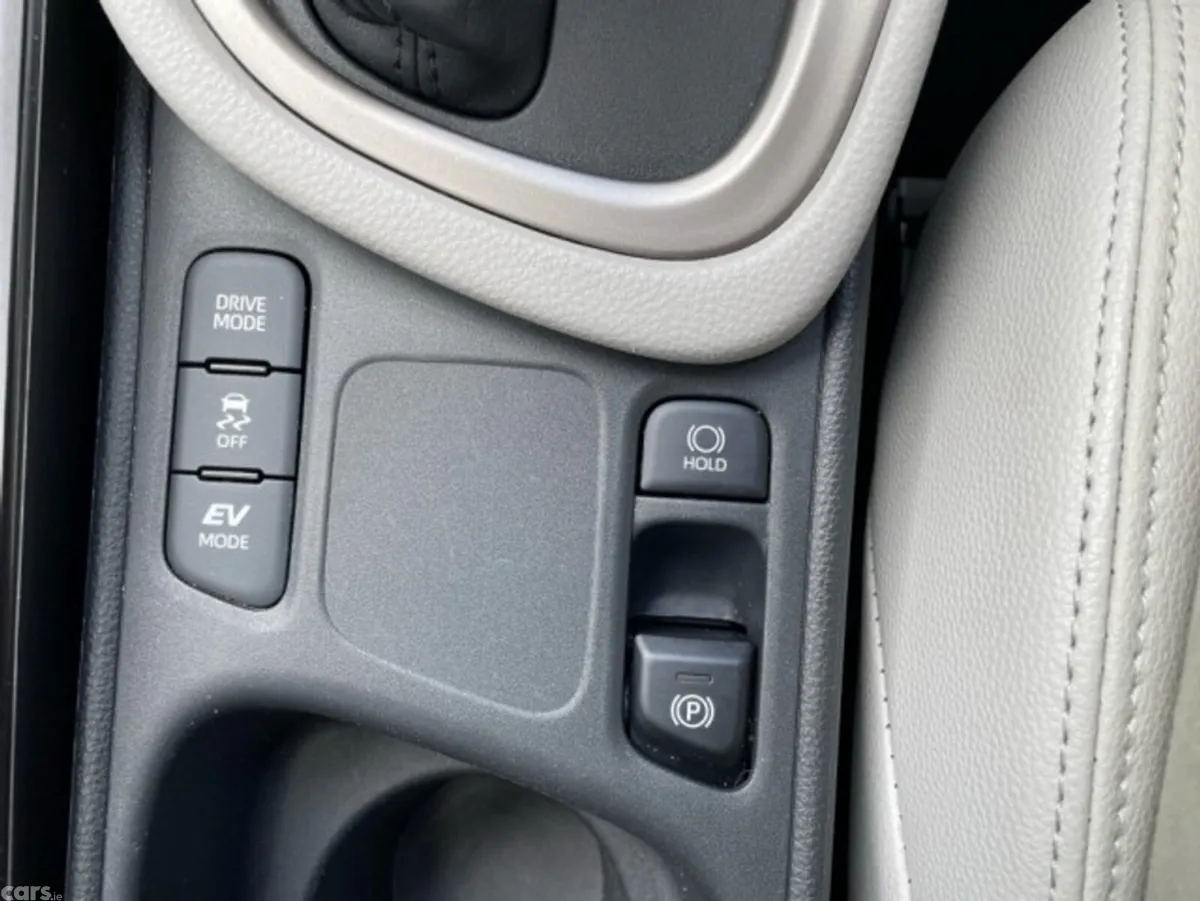 Toyota Yaris Hatchback, Petrol Hybrid, 2023, Red