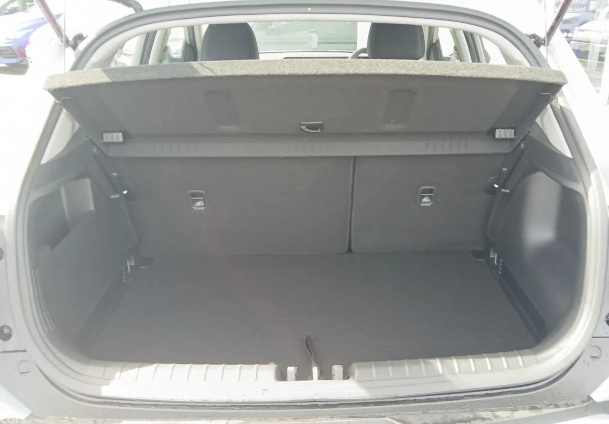 Kia Stonic SUV, Petrol, 2026, Silver