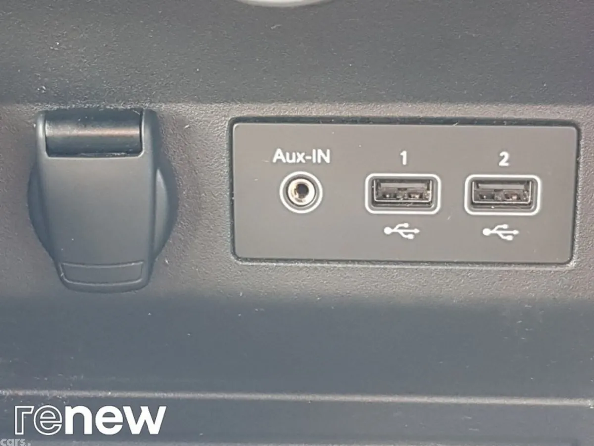 Renault Clio Hatchback, Petrol, 2023, Black