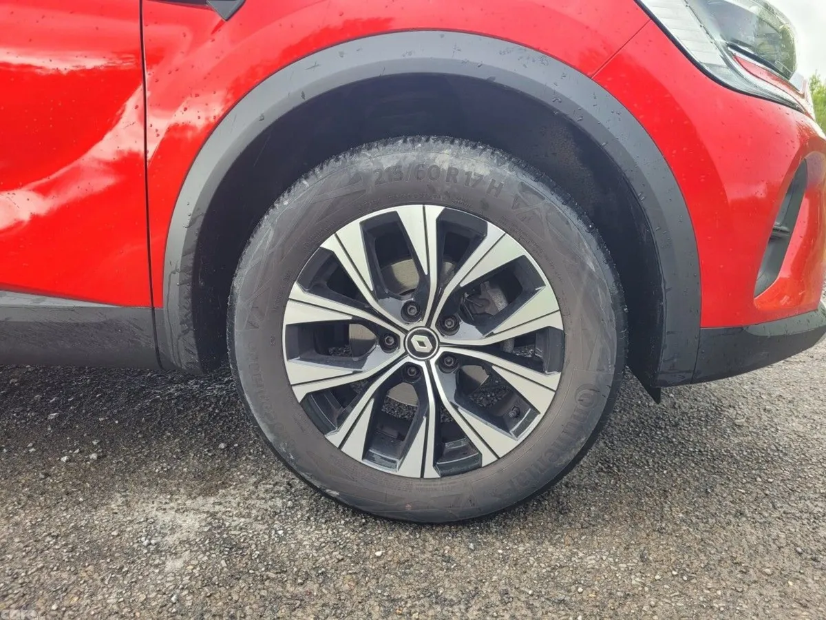 Renault Captur SUV, Petrol, 2023, Red