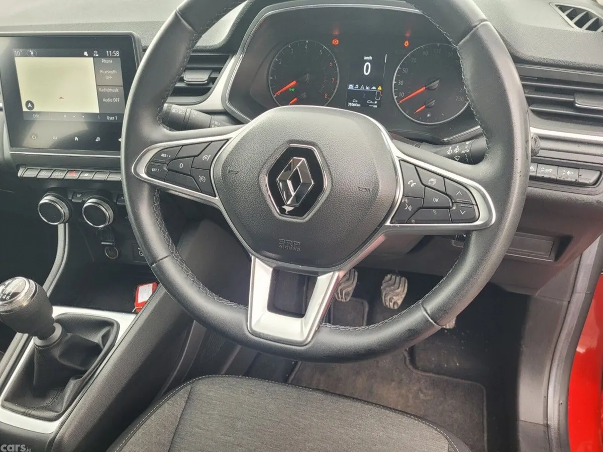 Renault Captur SUV, Petrol, 2023, Red