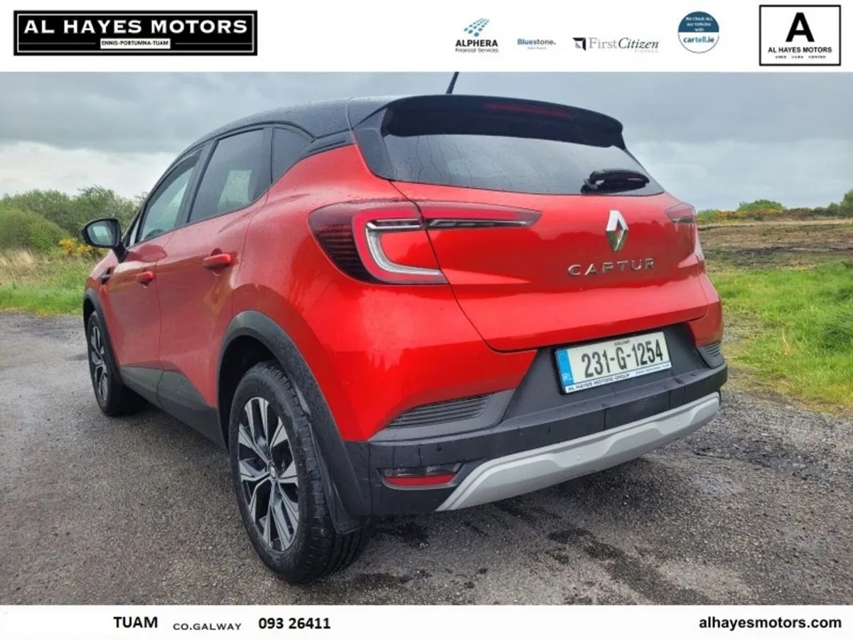 Renault Captur SUV, Petrol, 2023, Red