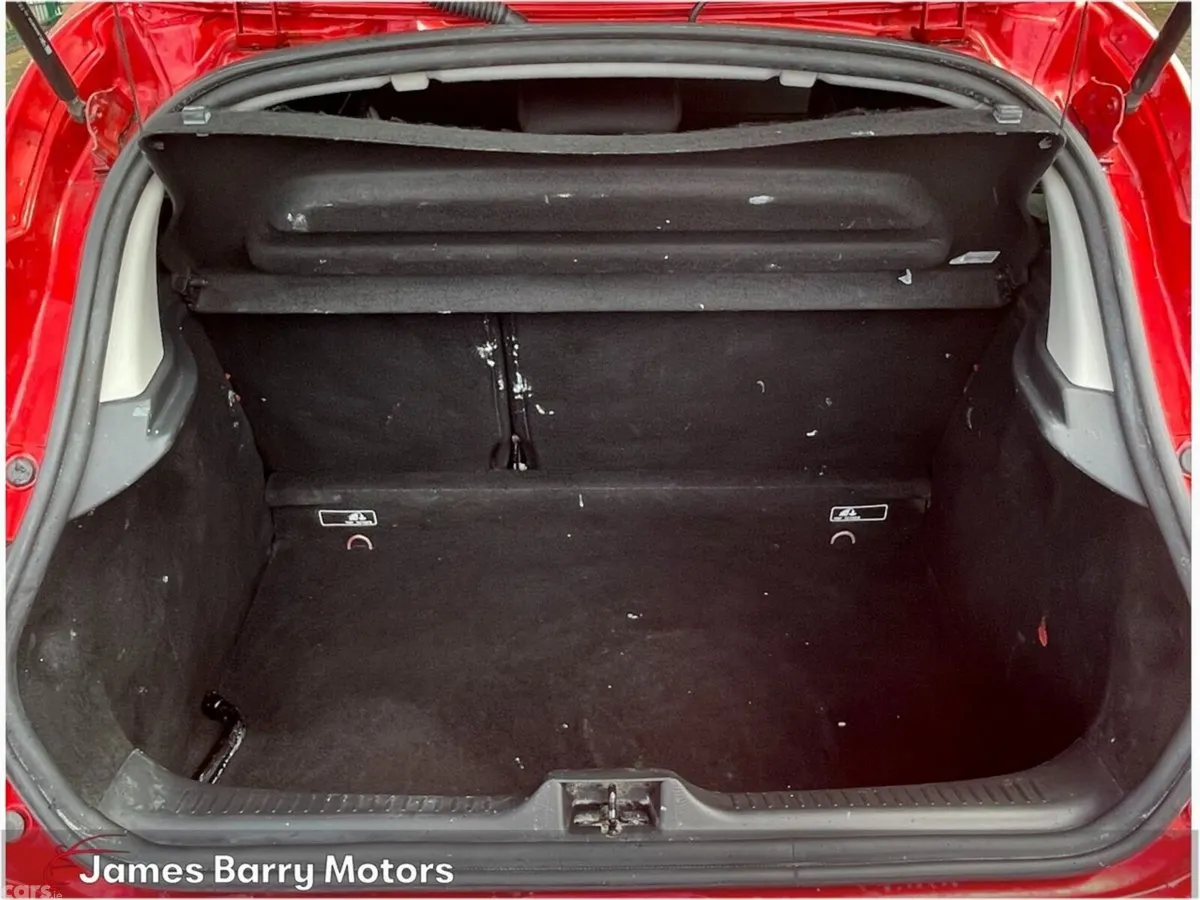 Renault Clio Hatchback, Petrol, 2014, Red