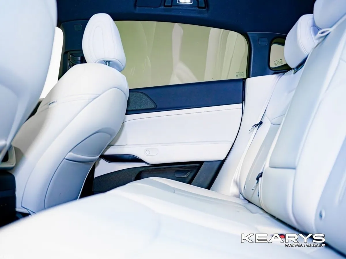 XPeng G6 Hatchback, Electric, 2025, Grey