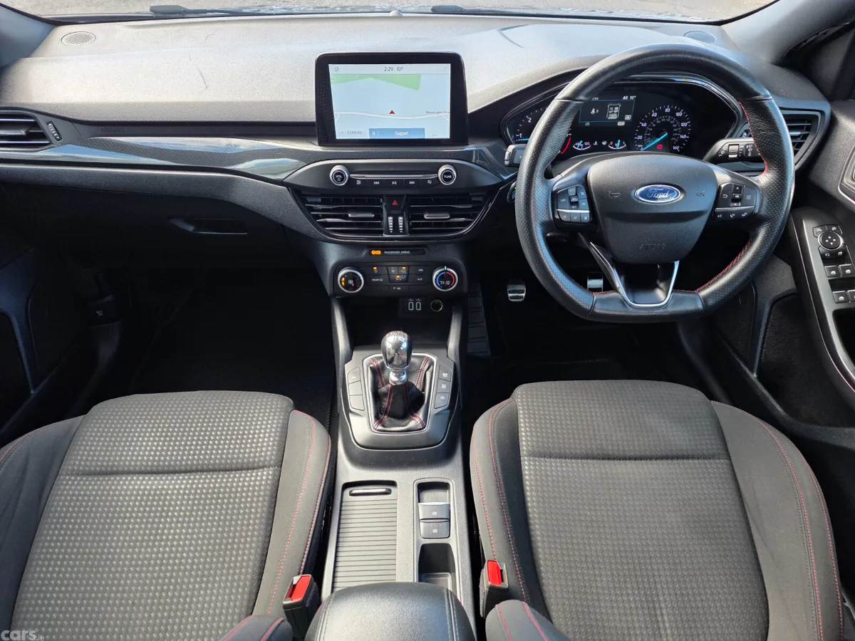 Ford Focus Hatchback, Diesel, 2021, Blue