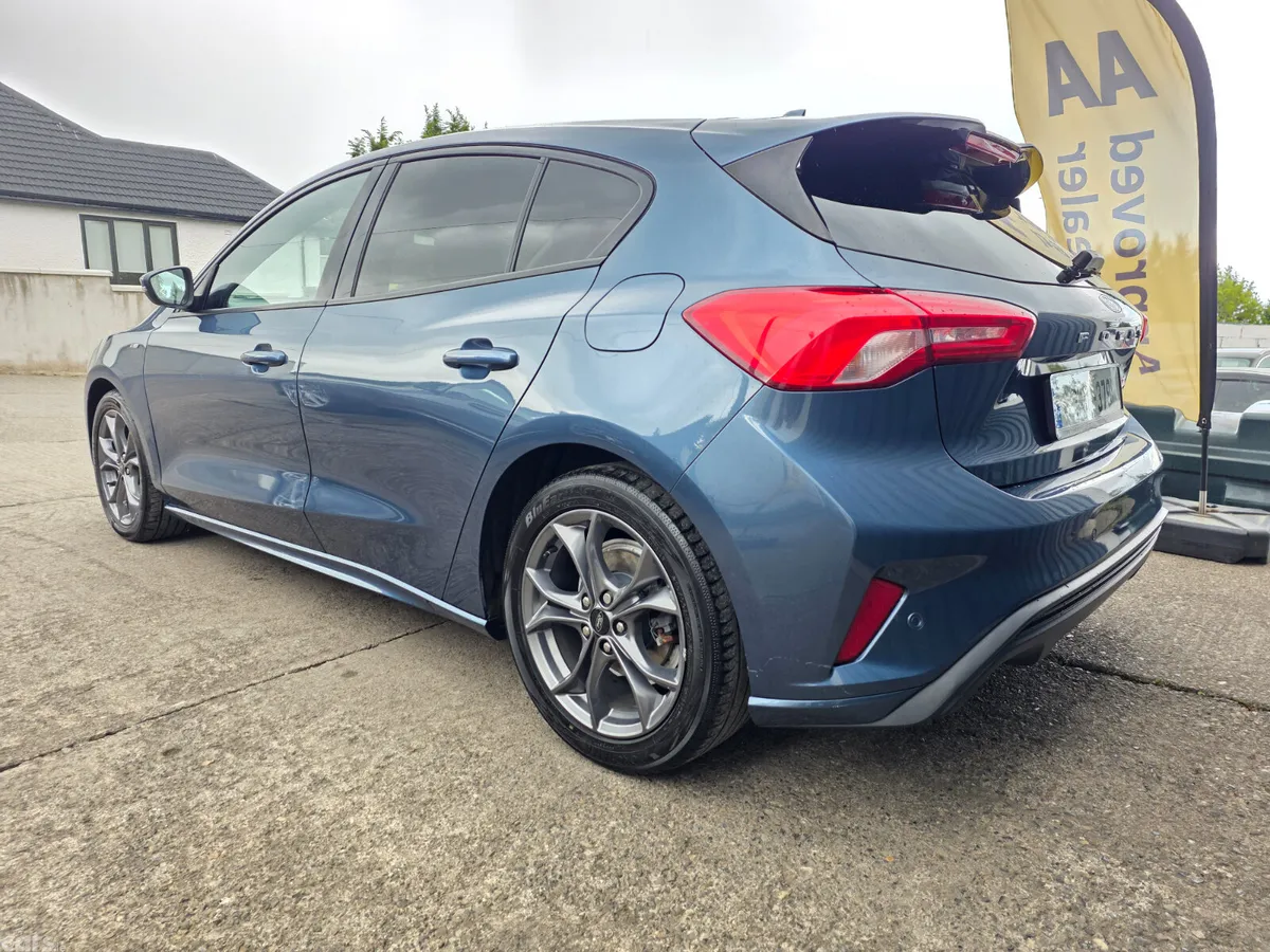 Ford Focus Hatchback, Diesel, 2021, Blue